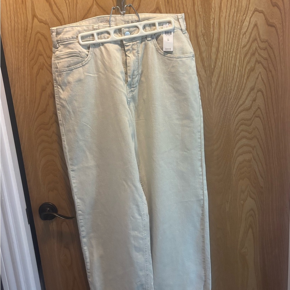 Pilcro Cream Straight Leg Jeans Classic Fit